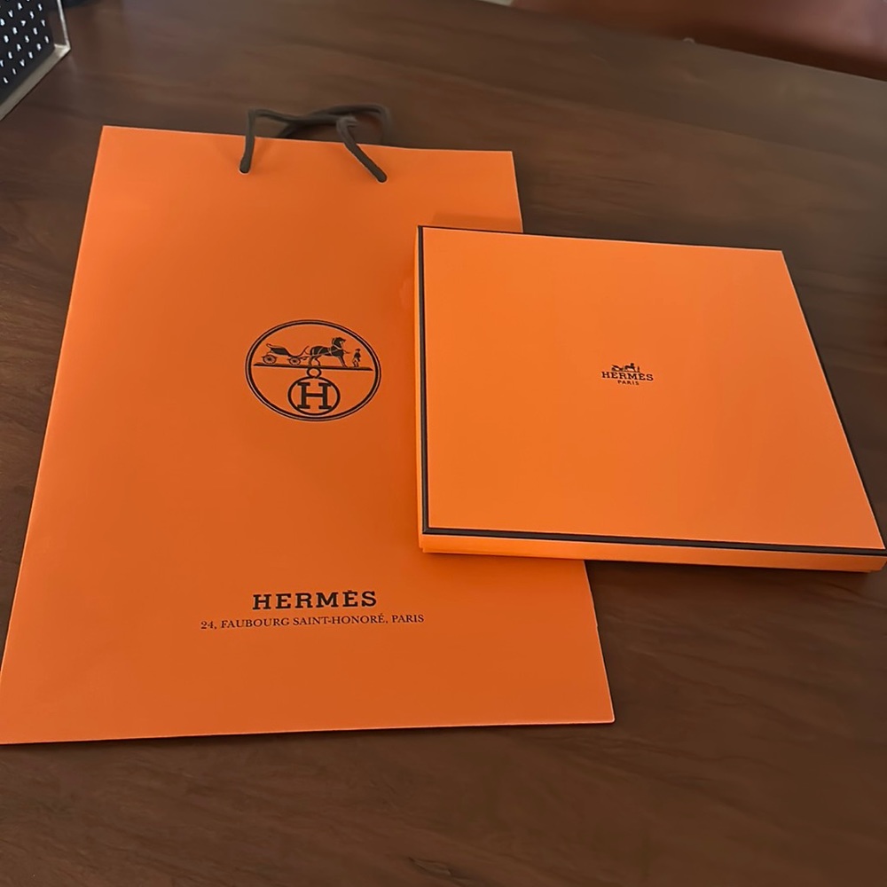 Hermes storage box for 70 scarves and bag